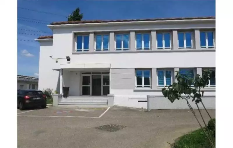 Location de bureau de 127 m² à Vénissieux - 69200