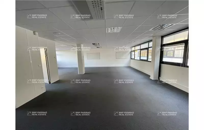 Location de bureau de 1716 m² à Vern-sur-Seiche - 35770