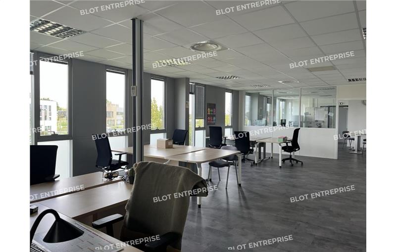Location de bureau de 420 m² à Vern-sur-Seiche - 35770 photo - 1