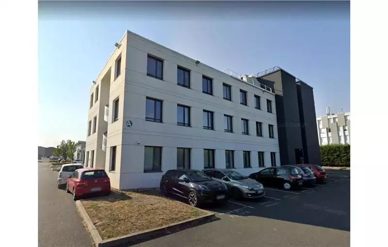 Location de bureau de 556 m² à Villefranche-sur-Saône - 69400