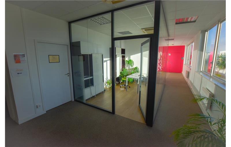 Location de bureau de 256 m² à Villejuif - 94800 photo - 1