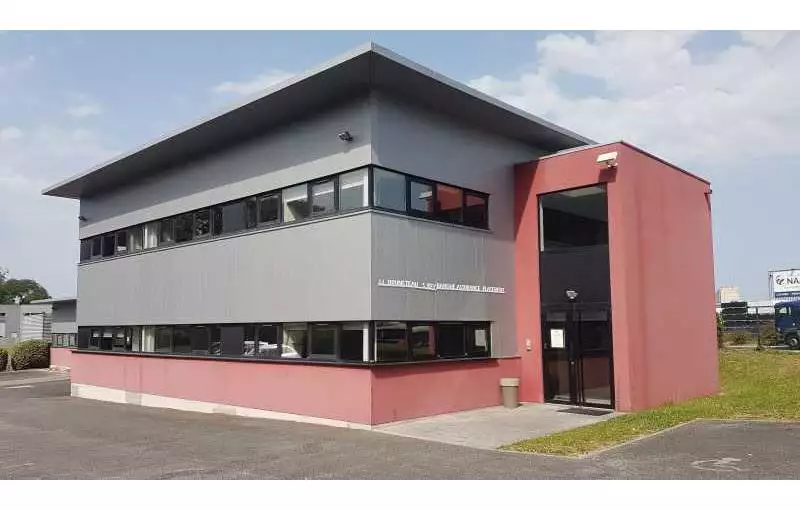 Location de bureau de 227 m² à Villenave-d'Ornon - 33140