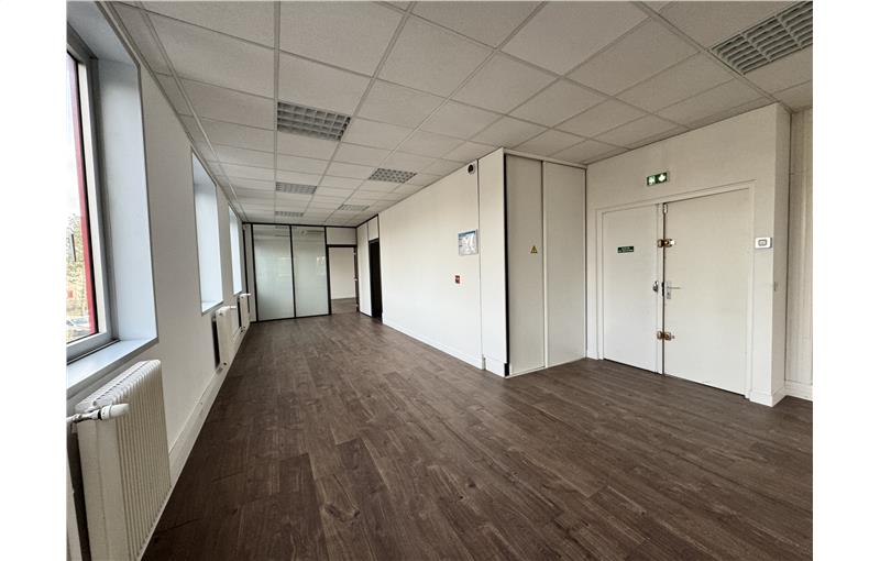 Location de bureau de 658 m² à Villepinte - 93420 photo - 1