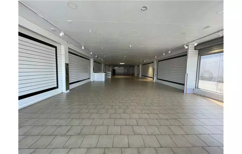 Location de local commercial de 483 m² à Beauvais - 60000