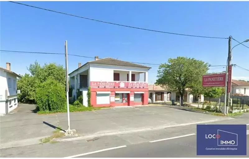 Location de local commercial de 180 m² à Bergerac - 24100