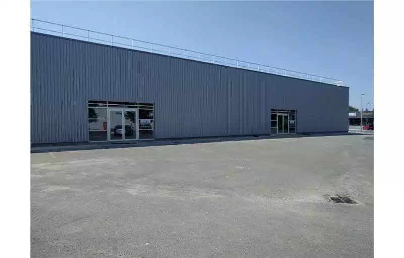 Location de local commercial de 422 m² à Bethoncourt - 25200