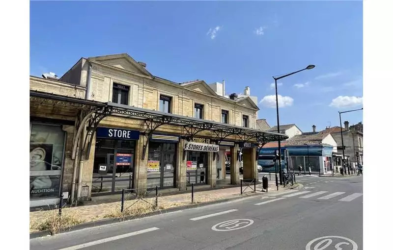 Location de local commercial de 179 m² à Bordeaux - 33000