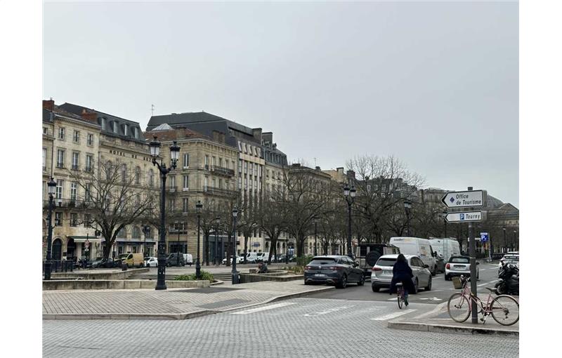 Location de local commercial de 153 m² à Bordeaux - 33000 photo - 1