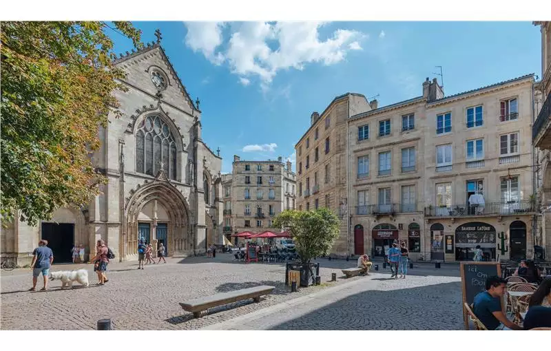 Location de local commercial de 72 m² à Bordeaux - 33000