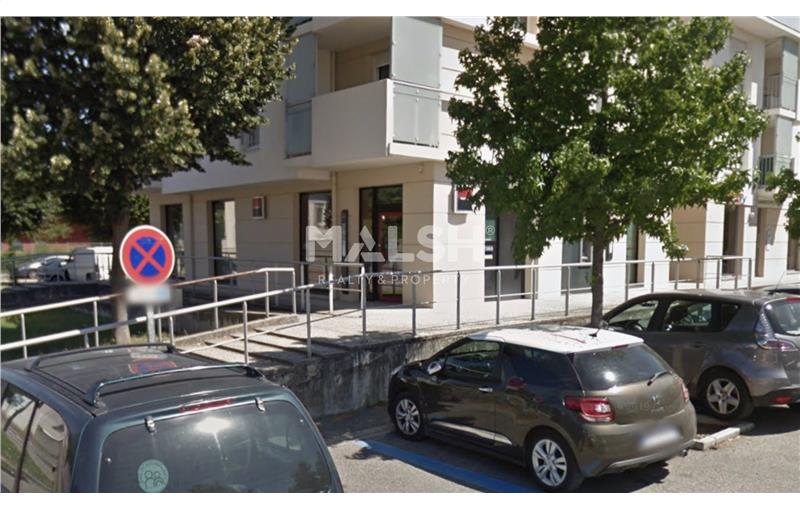 Location de local commercial de 146 m² à Brignais - 69530 photo - 1