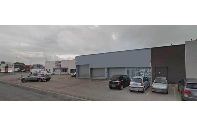 Location de local commercial de 400 m² à Cabestany - 66330 photo - 1