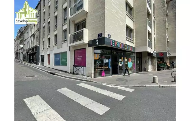 Location de local commercial de 190 m² à Caen - 14000