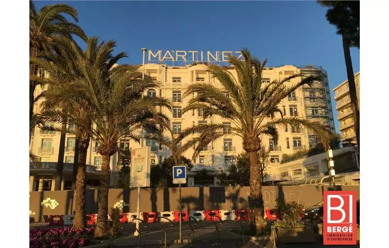 Location de local commercial de 62 m² à Cannes - 06400