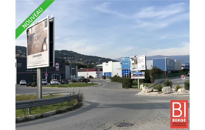 Location de local commercial de 441 m² à Cannes - 06150 photo - 1