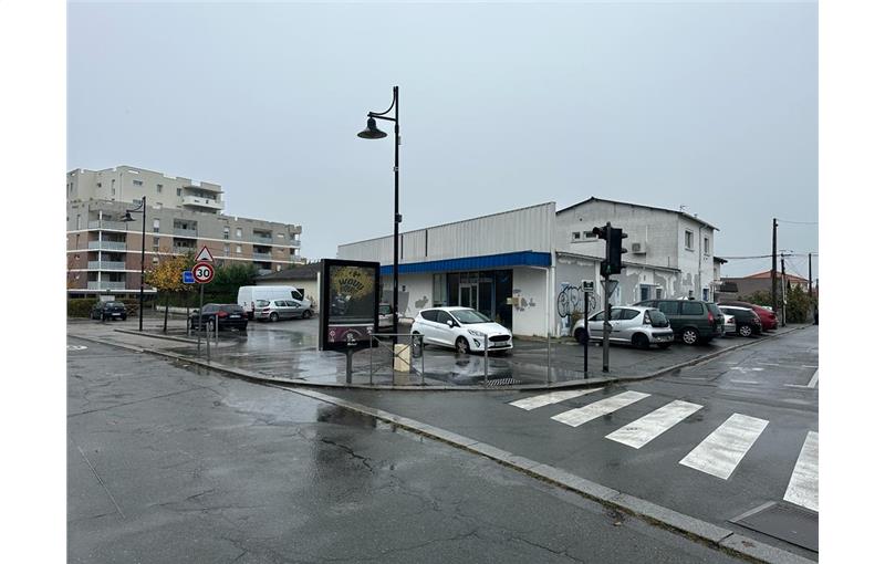 Location de local commercial de 615 m² à Cenon - 33150 photo - 1