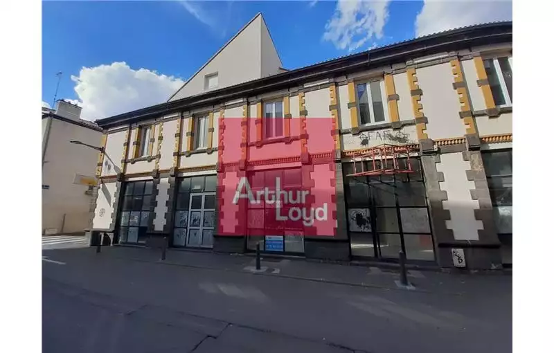 Location de local commercial de 310 m² à Clermont-Ferrand - 63000