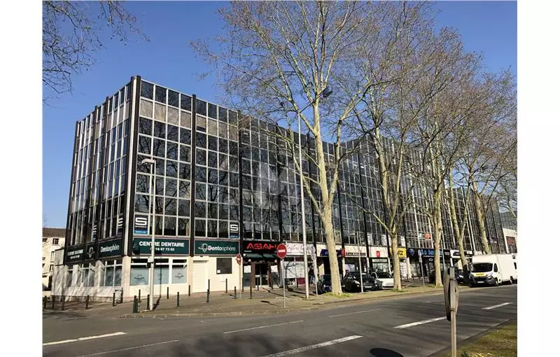 Location de local commercial de 159 m² à Courcouronnes - 91080