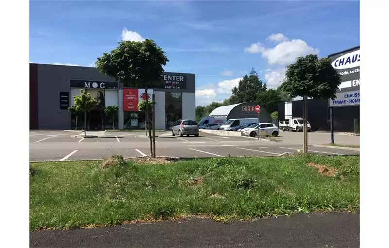 Location de local commercial de 1107 m² à Geispolsheim - 67118
