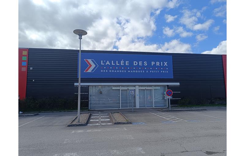 Location de local commercial de 1 000 m² à Joigny - 89300 photo - 1
