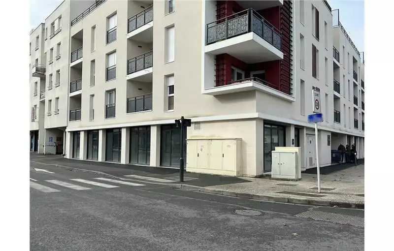 Location de local commercial de 199 m² à Joué-lès-Tours - 37300