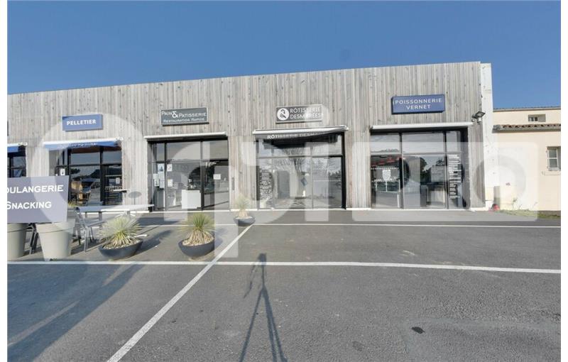 Location de local commercial de 67 m² à La Couarde-sur-Mer - 17670 photo - 1