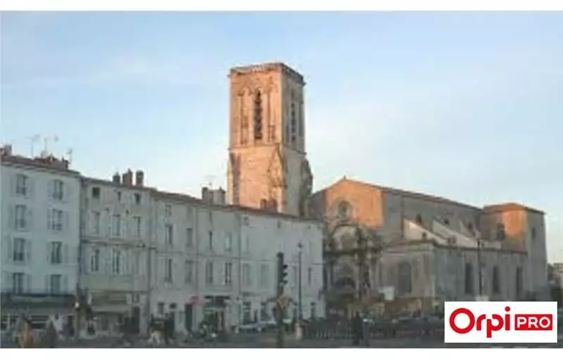 Location de local commercial de 30 m² à La Rochelle - 17000