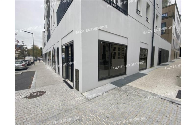 Location de local commercial de 140 m² à Lorient - 56100 photo - 1
