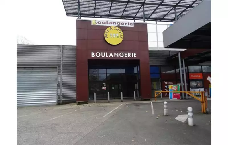 Location de local commercial de 216 m² à Mâcon - 71000