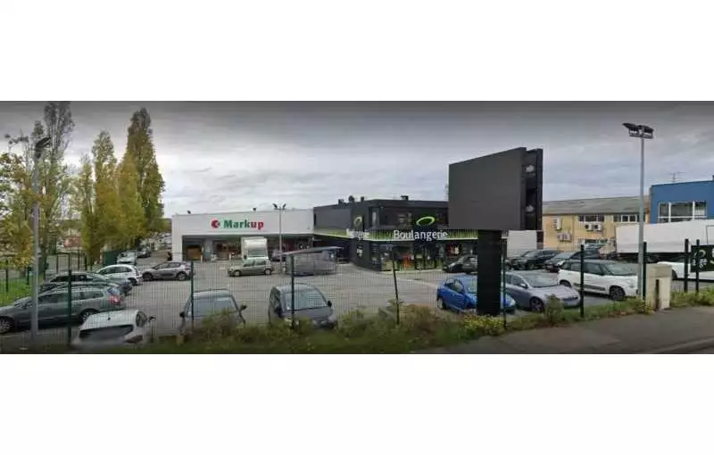 Location de local commercial de 1266 m² à Mantes-la-Ville - 78711