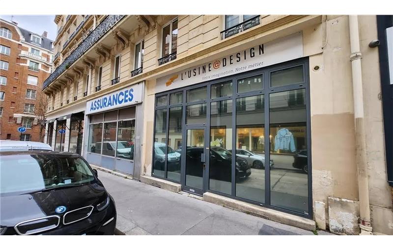Location de local commercial de 176 m² à Paris 10 - 75010 photo - 1