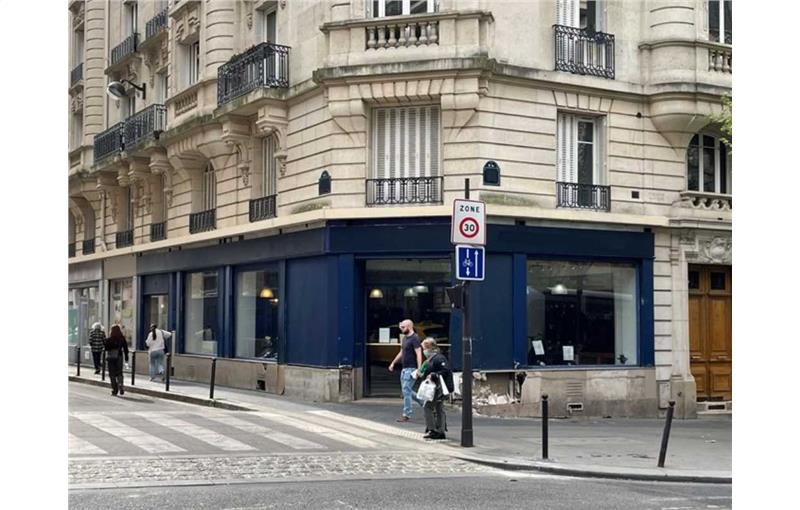 Location de local commercial de 136 m² à Paris 12 - 75012 photo - 1