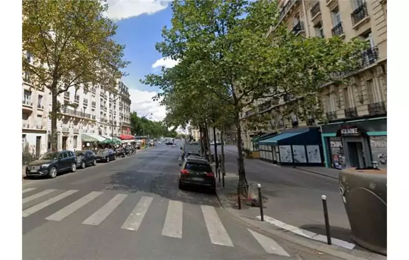 Location de local commercial de 105 m² à Paris 15 - 75015