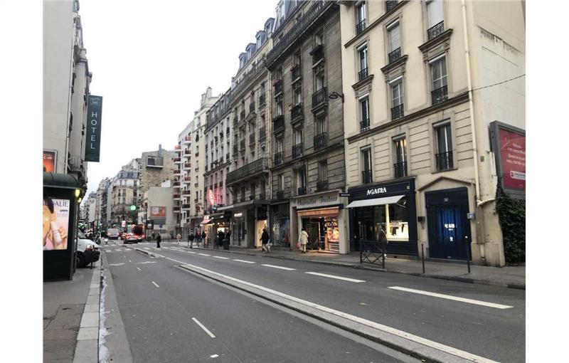 Location de local commercial de 178 m² à Paris 15 - 75015 photo - 1