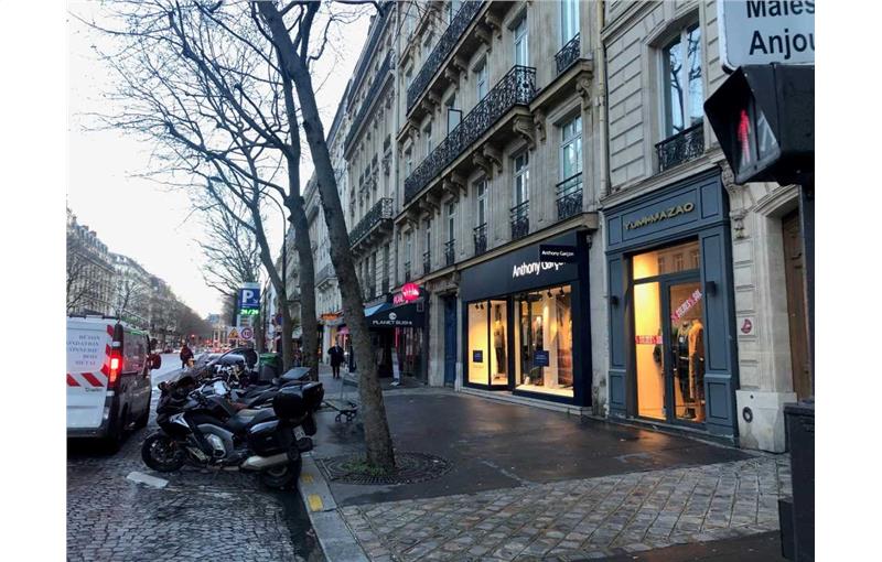 Location de local commercial de 80 m² à Paris 8 - 75008 photo - 1