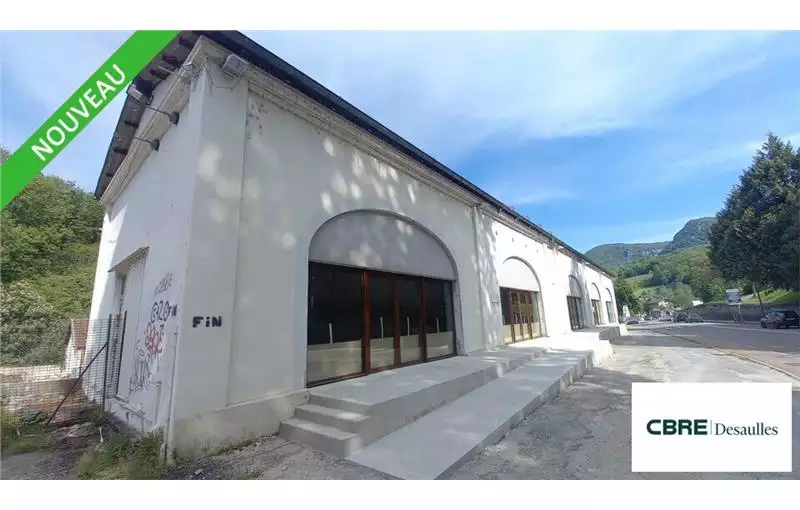 Location de local commercial de 358 m² à Salins-les-Bains - 39110