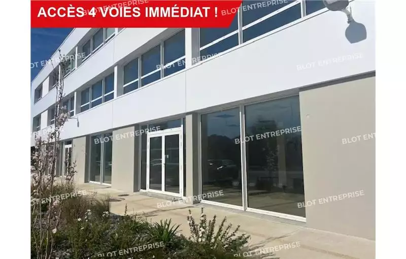 Location de local commercial de 168 m² à Vannes - 56000