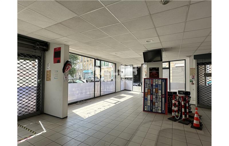 Location de local commercial de 155 m² à Villefranche-sur-Saône - 69400 photo - 1