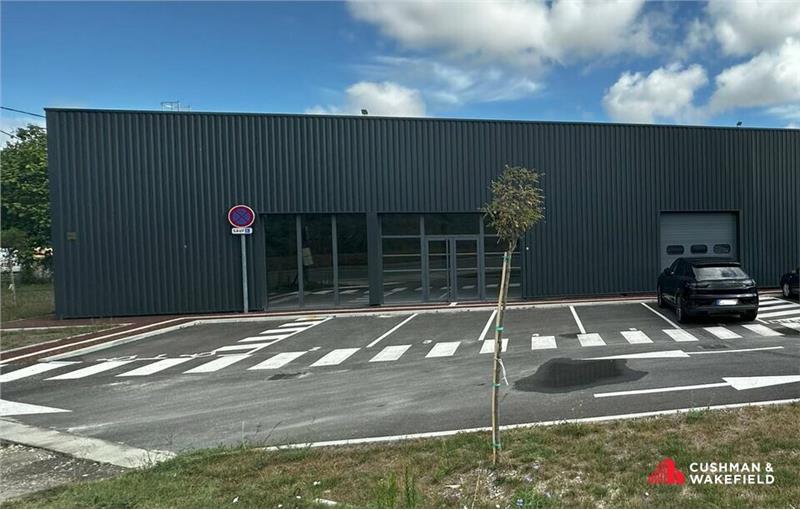 Location de local commercial de 320 m² à Villenave-d'Ornon - 33140 photo - 1