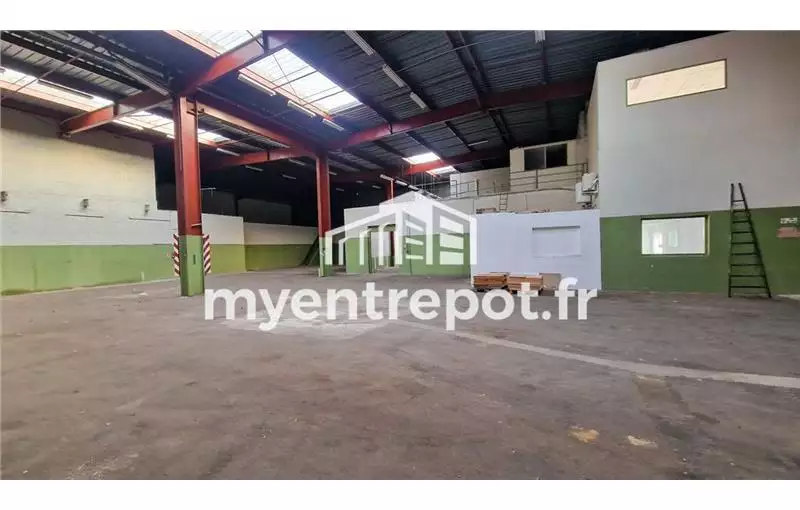 Location d'entrepôt de 1255 m² à Aubagne - 13400