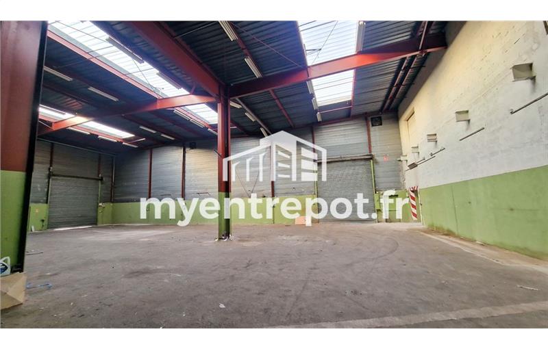 Location d'entrepôt de 1 250 m² à Aubagne - 13400 photo - 1