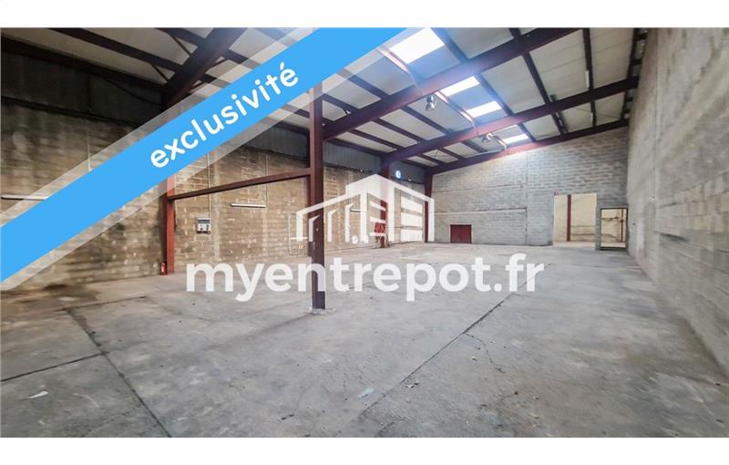 Location d'entrepôt de 885 m² à Aubagne - 13400 photo - 1