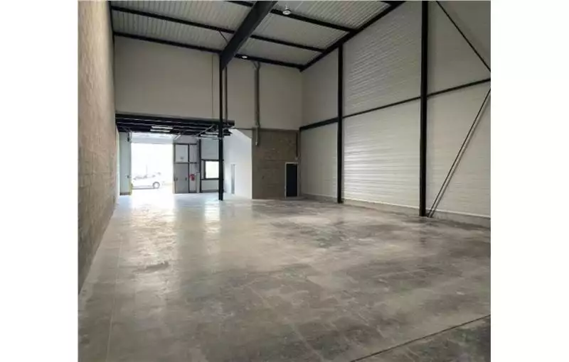 Location d'entrepôt de 336 m² à Aubergenville - 78410