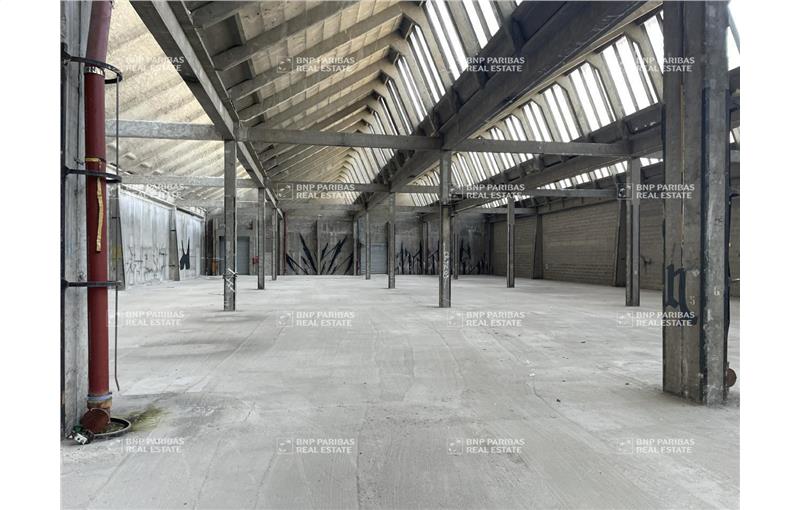 Location d'entrepôt de 5 711 m² à Aubervilliers - 93300 photo - 1