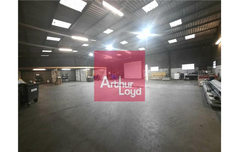 Location d'entrepôt de 945 m² à Aubière - 63170 photo - 1
