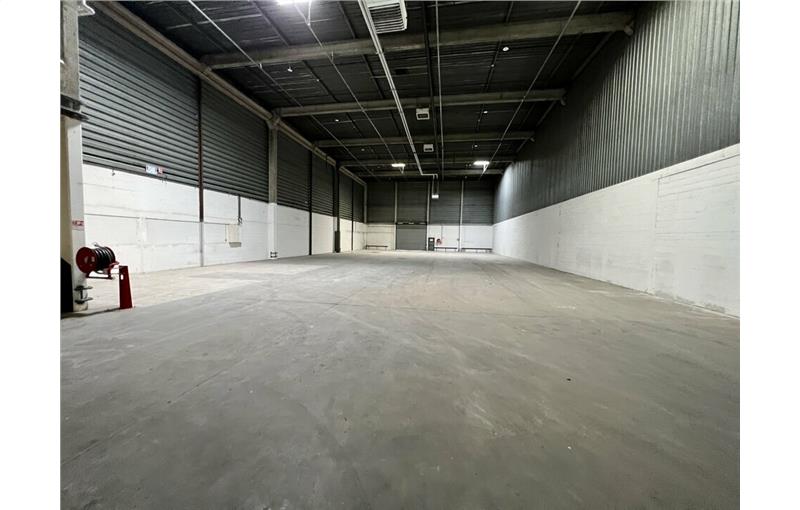Location d'entrepôt de 1 170 m² à Aulnay-sous-Bois - 93600 photo - 1