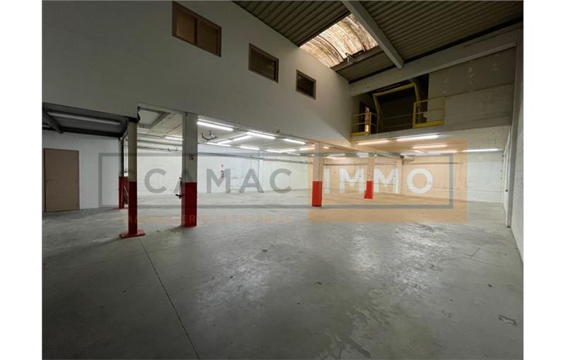 Location d'entrepôt de 650 m² à Baillet-en-France - 95560 photo - 1