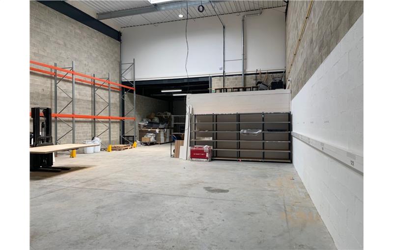 Location d'entrepôt de 1 074 m² à Bailly-Romainvilliers - 77700 photo - 1
