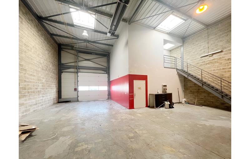 Location d'entrepôt de 209 m² à Beauvais - 60000 photo - 1