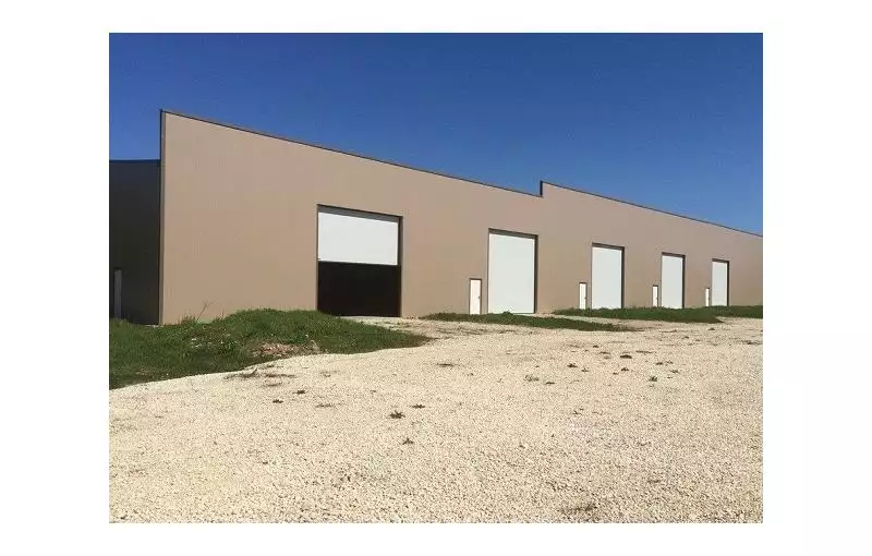 Location d'entrepôt de 1412 m² à Bergerac - 24100