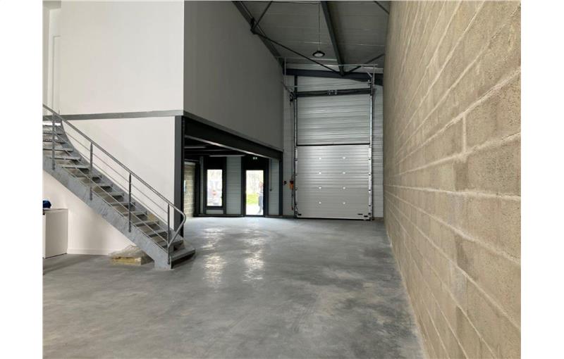 Location d'entrepôt de 191 m² à Beychac-et-Caillau - 33750 photo - 1
